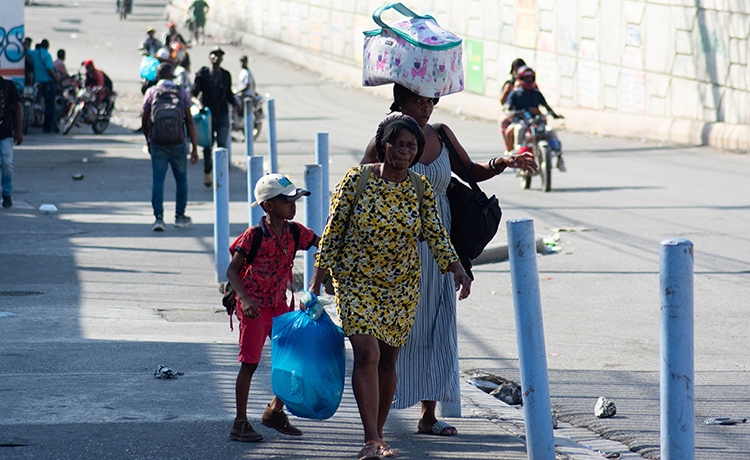 « Haïti doit renaître de ses cendres » : les agents de santé en première ligne face à une crise qui ne cesse de s'aggrave